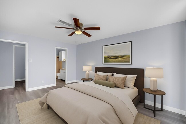 Building Photo - 1206 Hi Stirrup