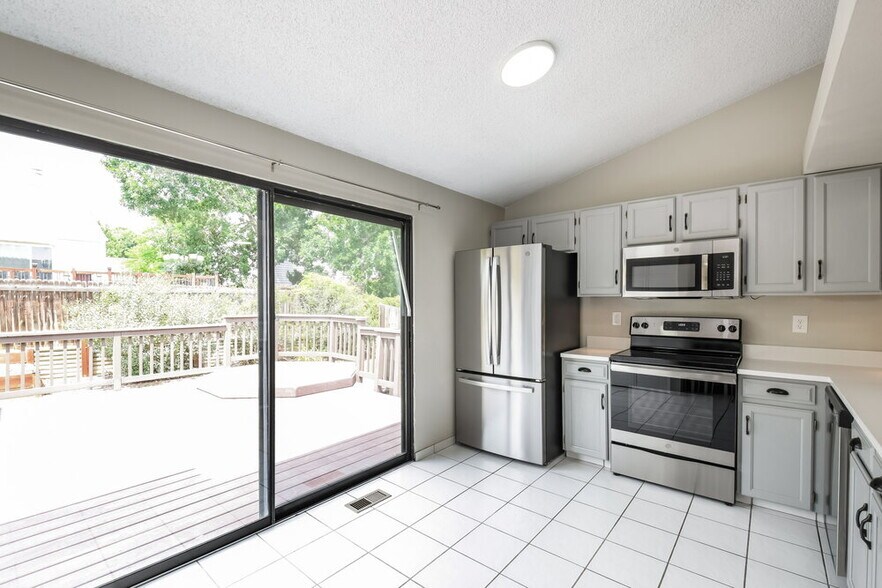 Building Photo - 5989 S Swadley Way