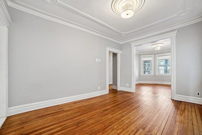 Building Photo - 78 W 6th St