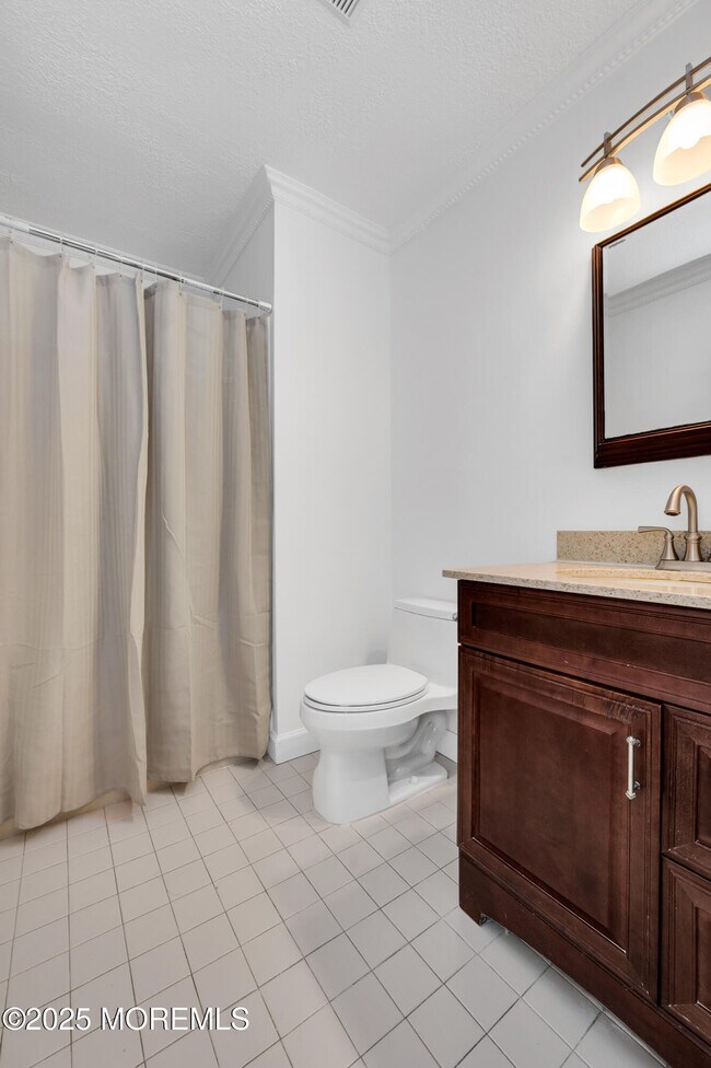 Building Photo - 9 Ambrose Ln