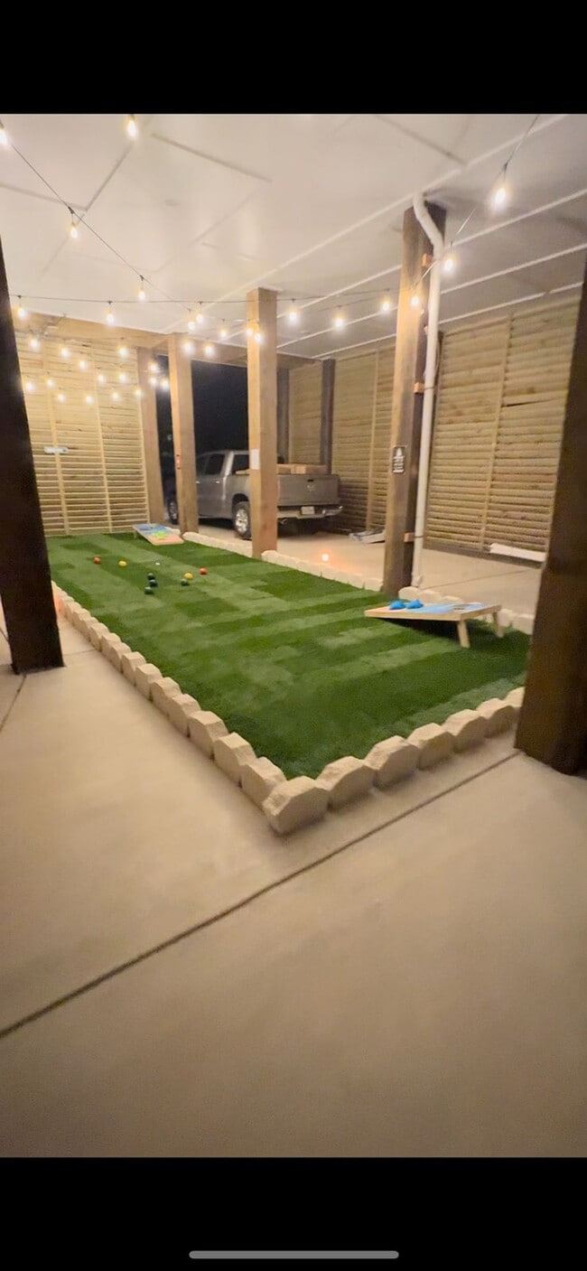 Building Photo - 135 Brady Dr