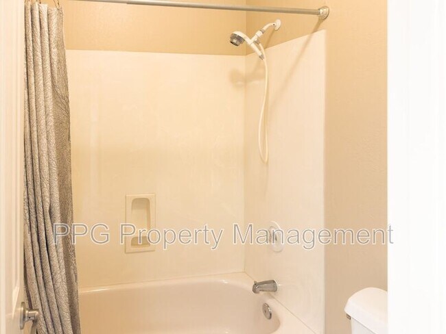 Building Photo - 5517 W Aster Dr