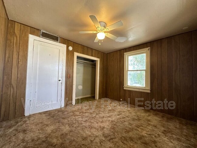 Building Photo - 521 Rose Ave