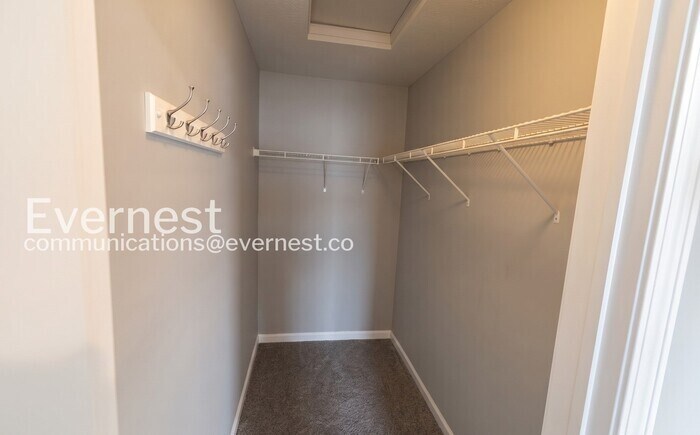 Building Photo - 5944 Bridgehampton Dr