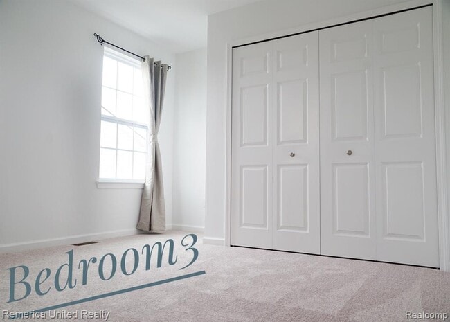 Building Photo - 4287 Cloverlane Dr