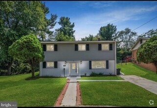Building Photo - 9802 Cherry Tree Ln
