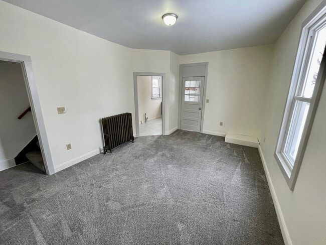 Building Photo - 2 Bed 1 Bath- New Castle PA