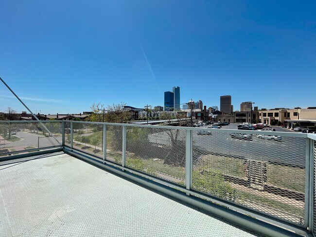 Building Photo - 444 N Central Ave