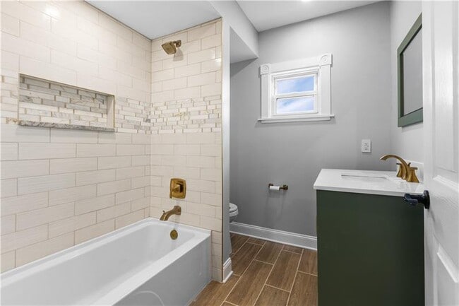 Building Photo - 616 Highland Ave