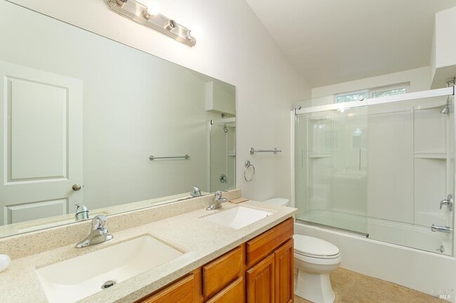 Building Photo - 3995 Roblar Rd