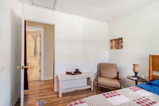 Building Photo - 817 E 17th St