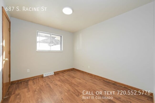 Building Photo - 687 S Racine St