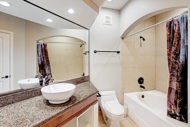 Building Photo - 2203 Dorrington St