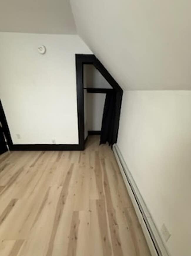 Building Photo - 18-20 Pierce St