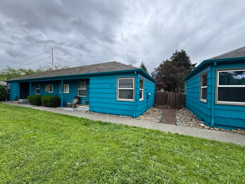 Building Photo - 2560 SE 136