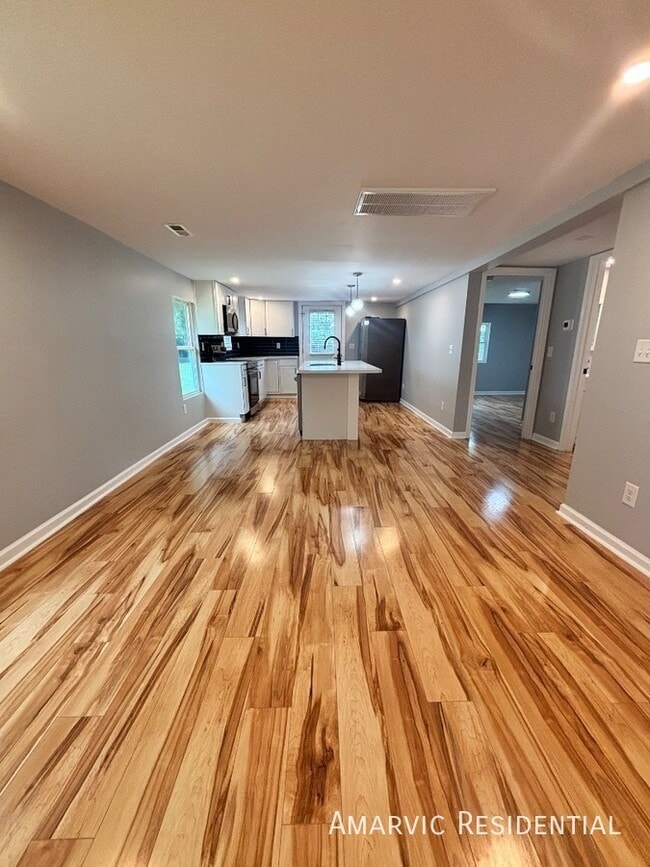 Building Photo - 1104 Stantonsburg Cir SE