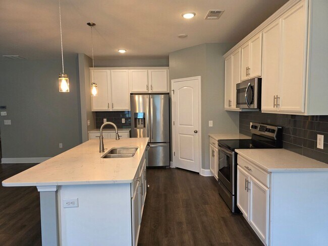 Building Photo - Belmont Glen! South Effingham Schools! Community Amenities!