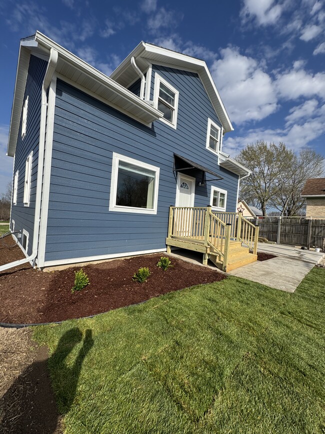 Building Photo - 4944 WI-175