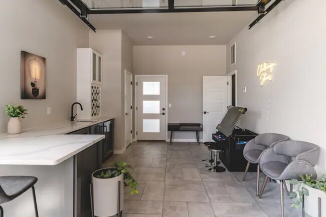 Building Photo - 1505 Jefferson St