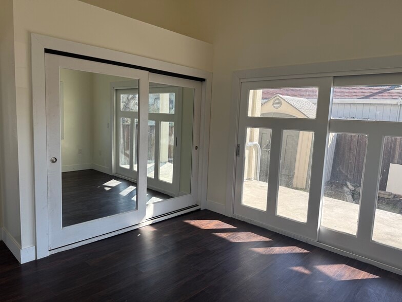 Building Photo - 313 Coronado St