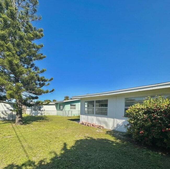 Building Photo - 780 Osage Ave