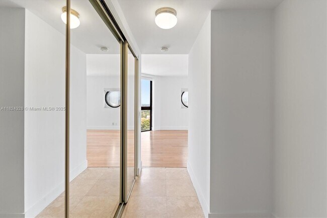 Building Photo - 3610 Yacht Club Dr