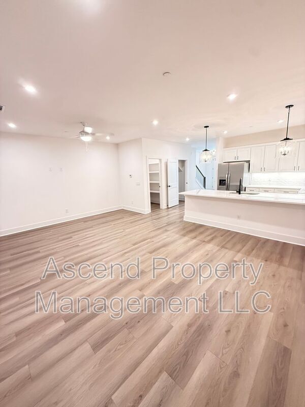 Building Photo - 118 Leggo Ave