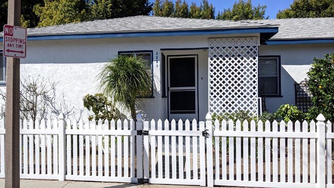 Building Photo - 3351 Caroline Ave