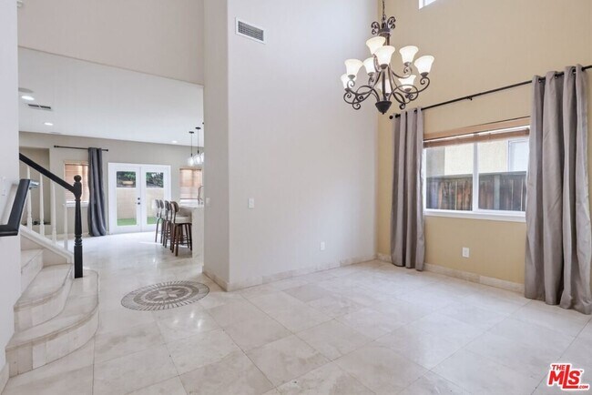 Building Photo - 5187 Knollwood Way