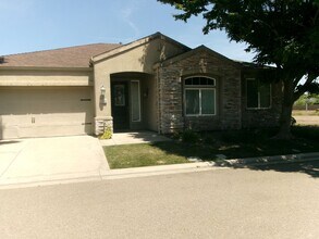 Building Photo - 1508b