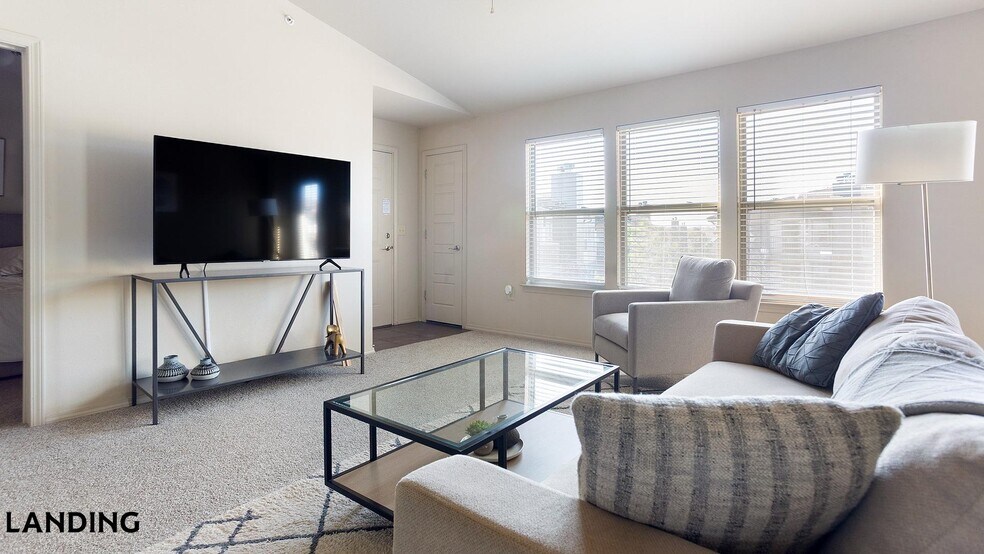 Building Photo - 701 W 101st Pl S