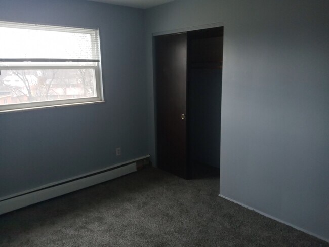 Building Photo - 5886 Shadymist Ln