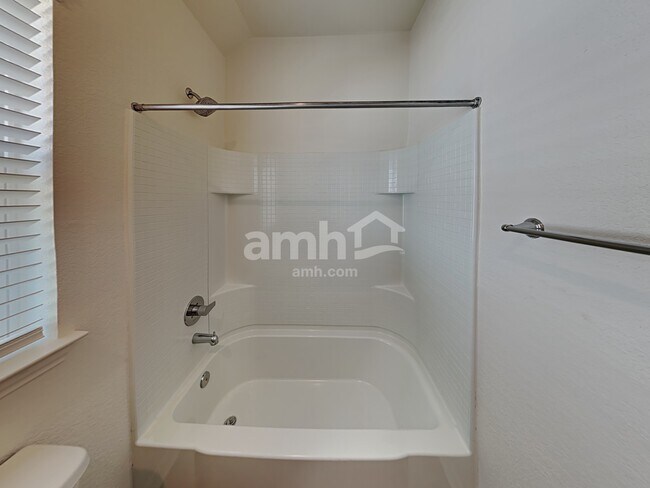 Building Photo - 340 Aspen Waters