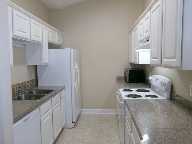 Building Photo - 3 bedroom, 2 bath condo in Carolina Willows
