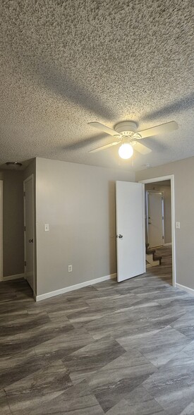 Building Photo - 11418 E 71st St