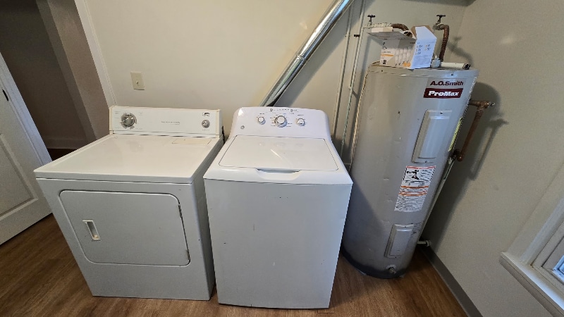 Building Photo - 10423 IN-48