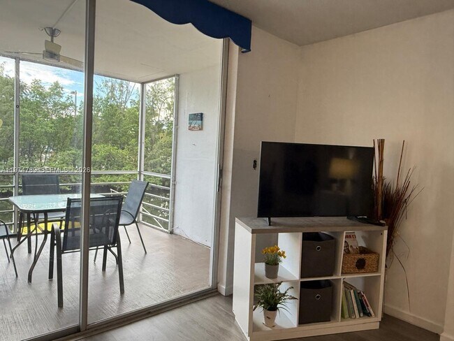 Building Photo - 3660 NE 166th St