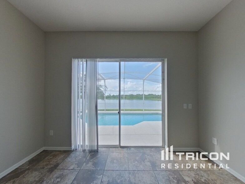 Building Photo - 2684 Willow Glen Cir