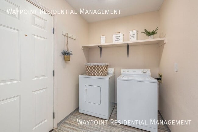 Building Photo - 1629 S Manitou Ave