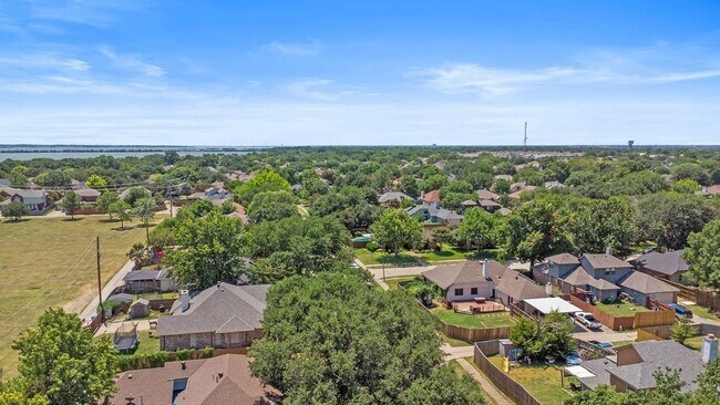 Building Photo - 5206 Vagas Dr
