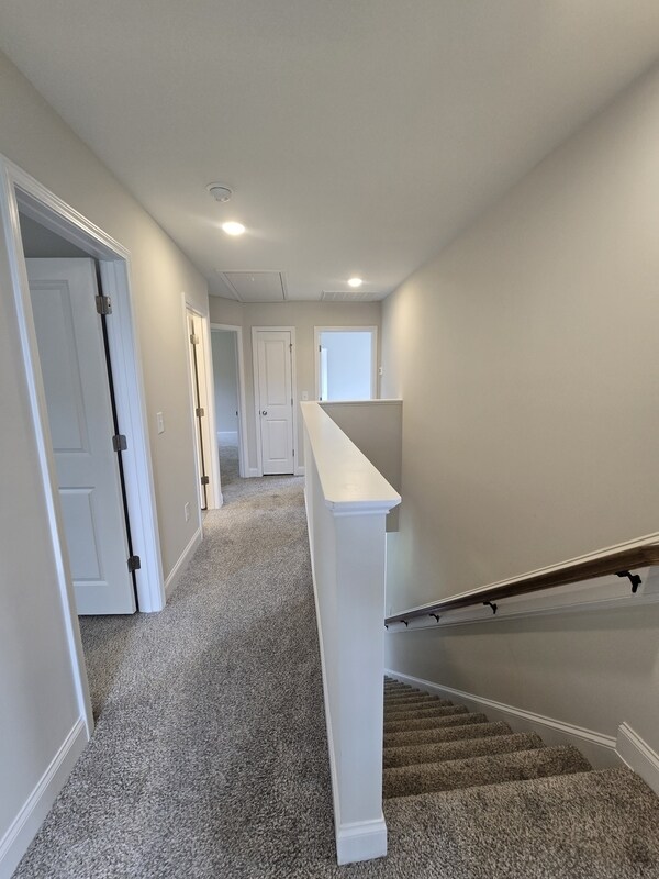 Building Photo - 463 Jackson Pond Dr
