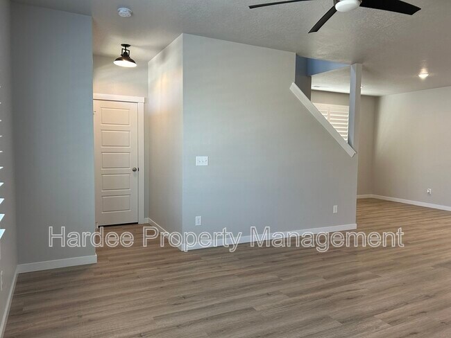 Building Photo - 4987 W Avilla Dr