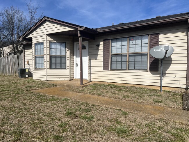 Primary Photo - 3306 Chesapeake Cir