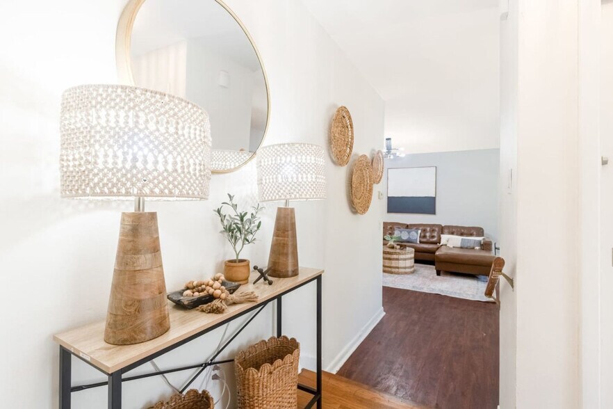 Building Photo - 318 SW 27th St