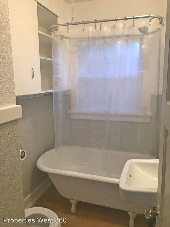 Building Photo - 2 br, 1 bath House - 209 NW 17th Ave.