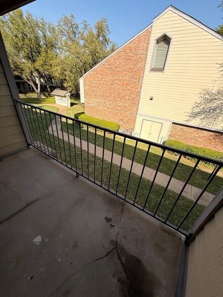 Building Photo - 2535 Wedglea Dr