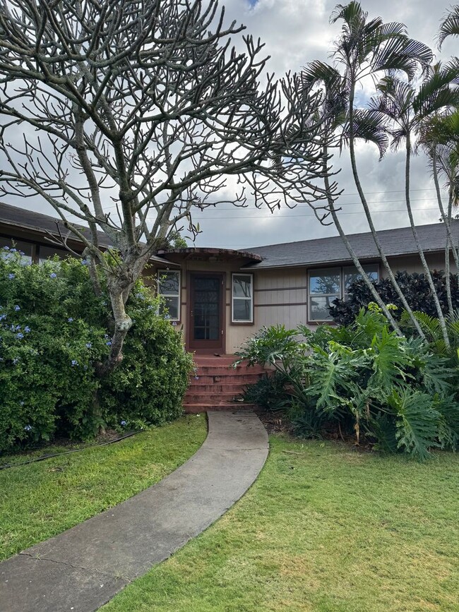 Primary Photo - Waialua two bedroom house with maids quarters