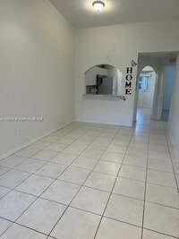 Building Photo - 2920 SE 13th Rd