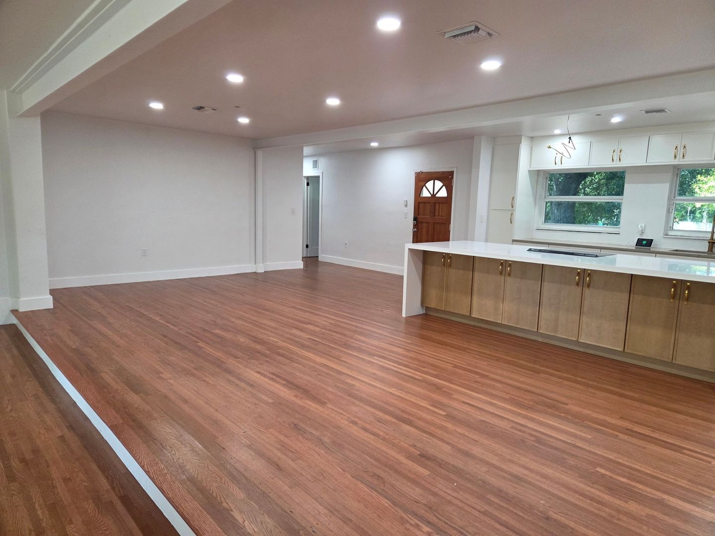 Building Photo - 13040 N Miami Ave