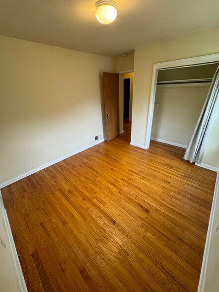 Building Photo - 401 Palomino Ln